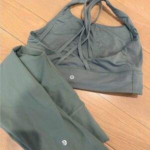 lululemon athletica Women's Teal Sports Bra and Leggings